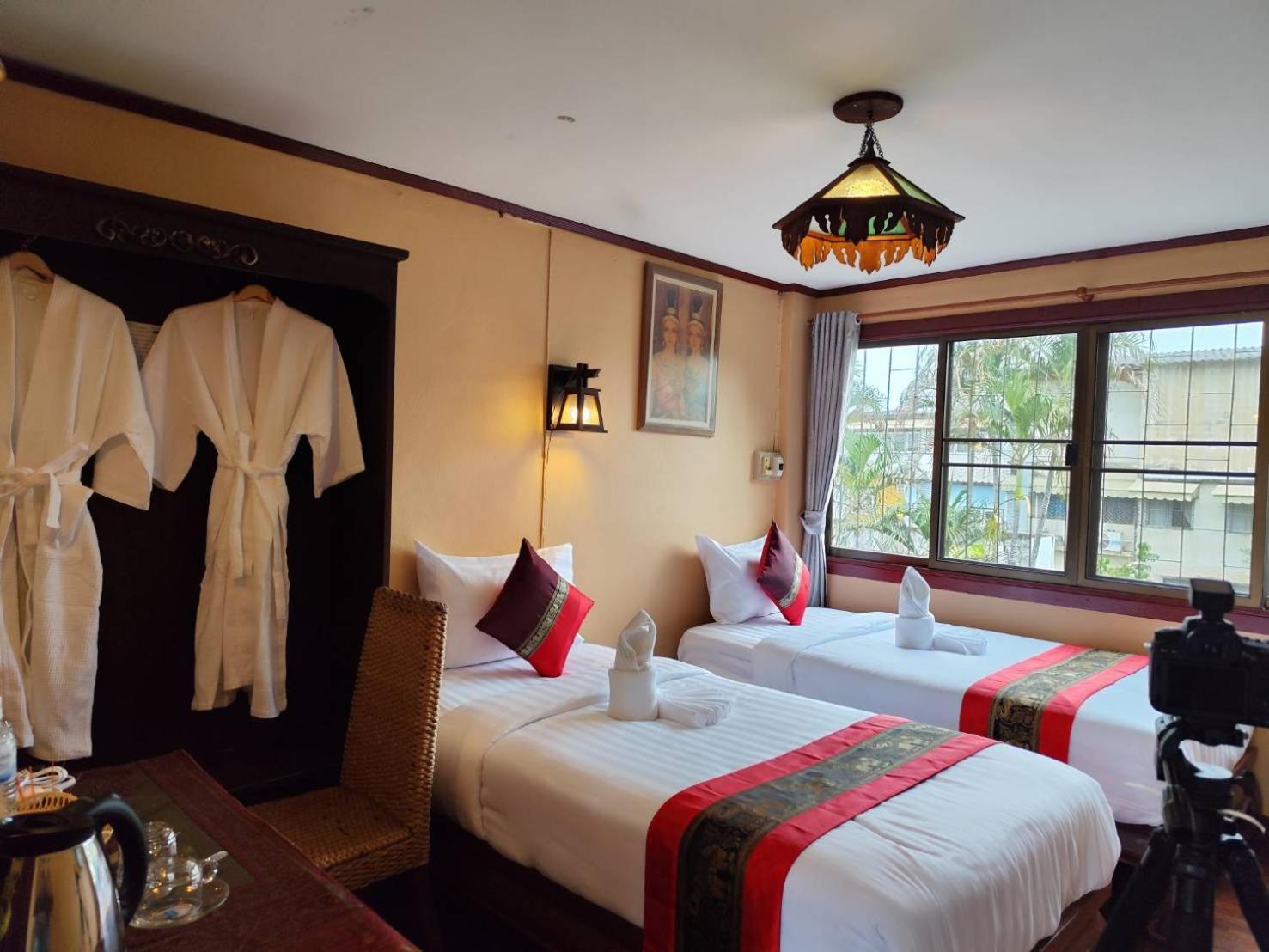 S.K. House 1 Hotel Чиангмай Екстериор снимка