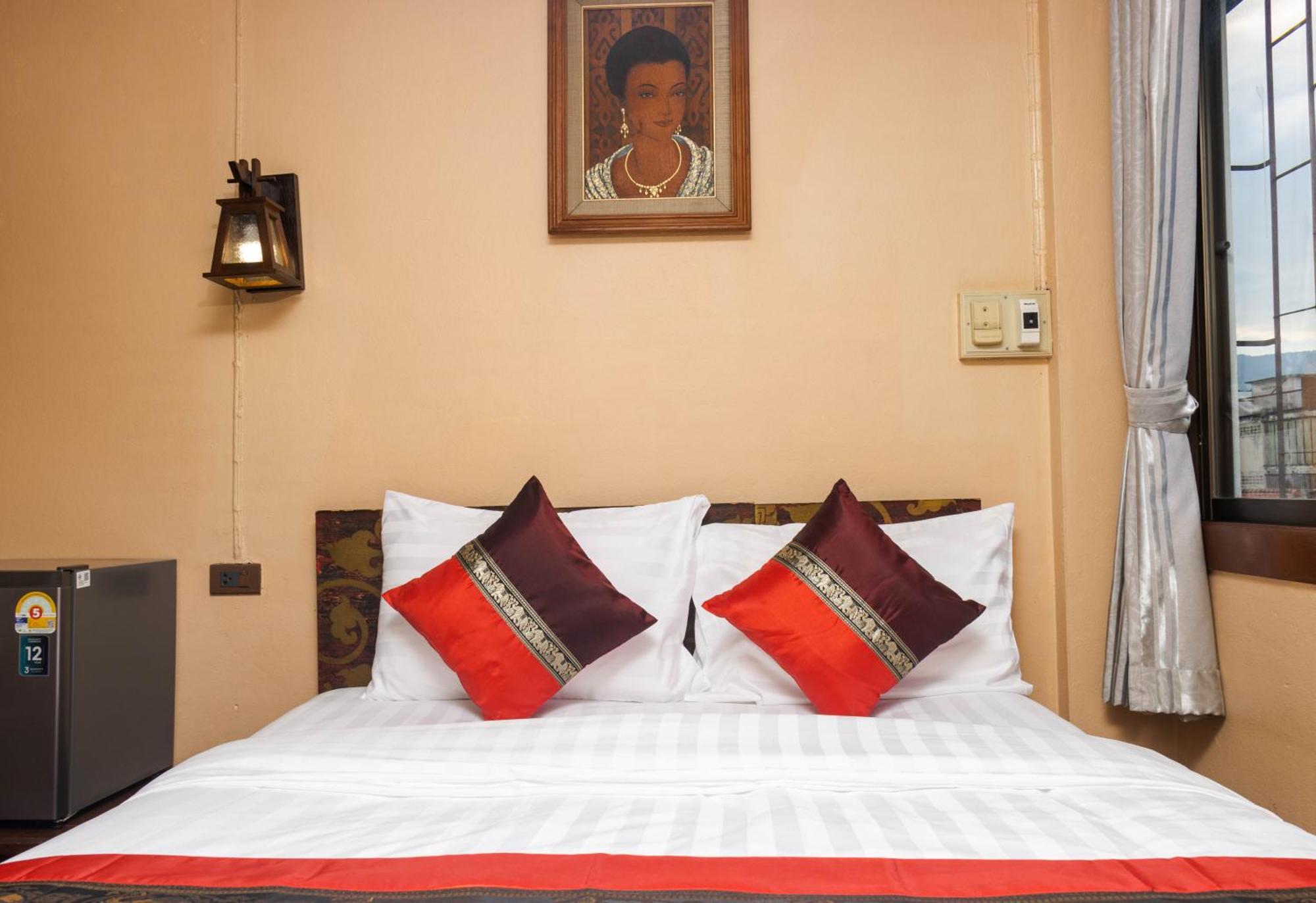 S.K. House 1 Hotel Чиангмай Екстериор снимка