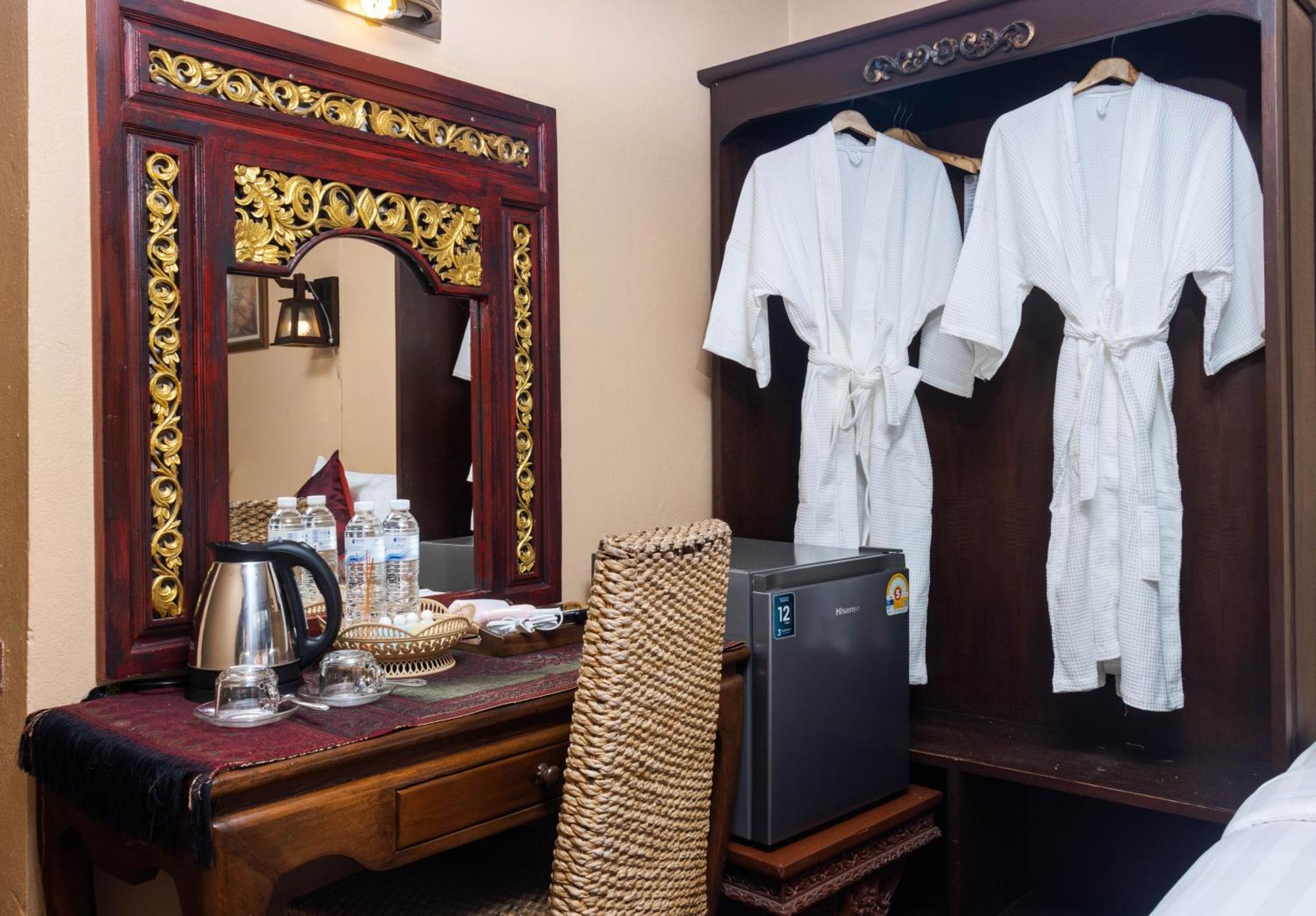 S.K. House 1 Hotel Чиангмай Екстериор снимка