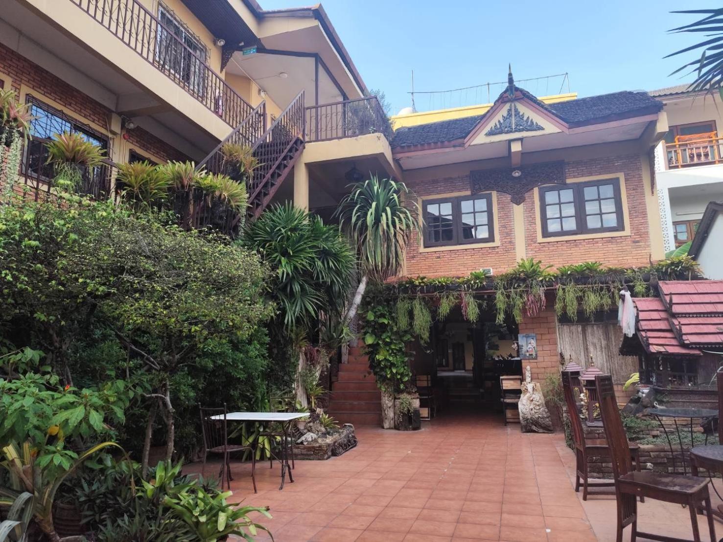 S.K. House 1 Hotel Чиангмай Екстериор снимка