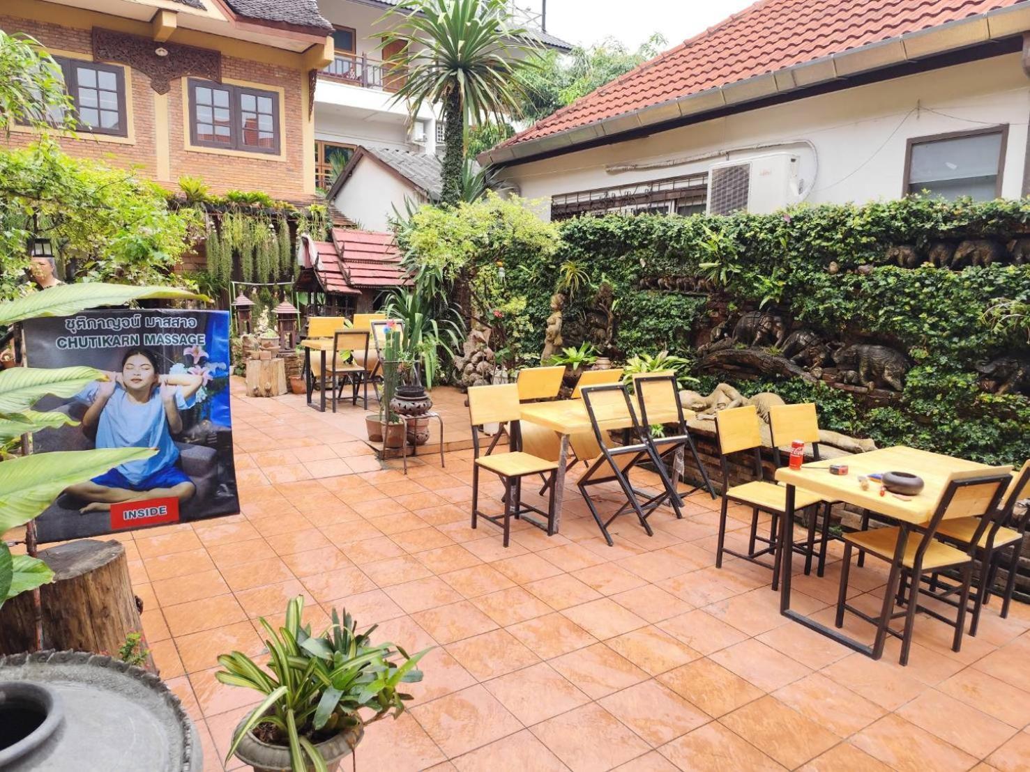 S.K. House 1 Hotel Чиангмай Екстериор снимка