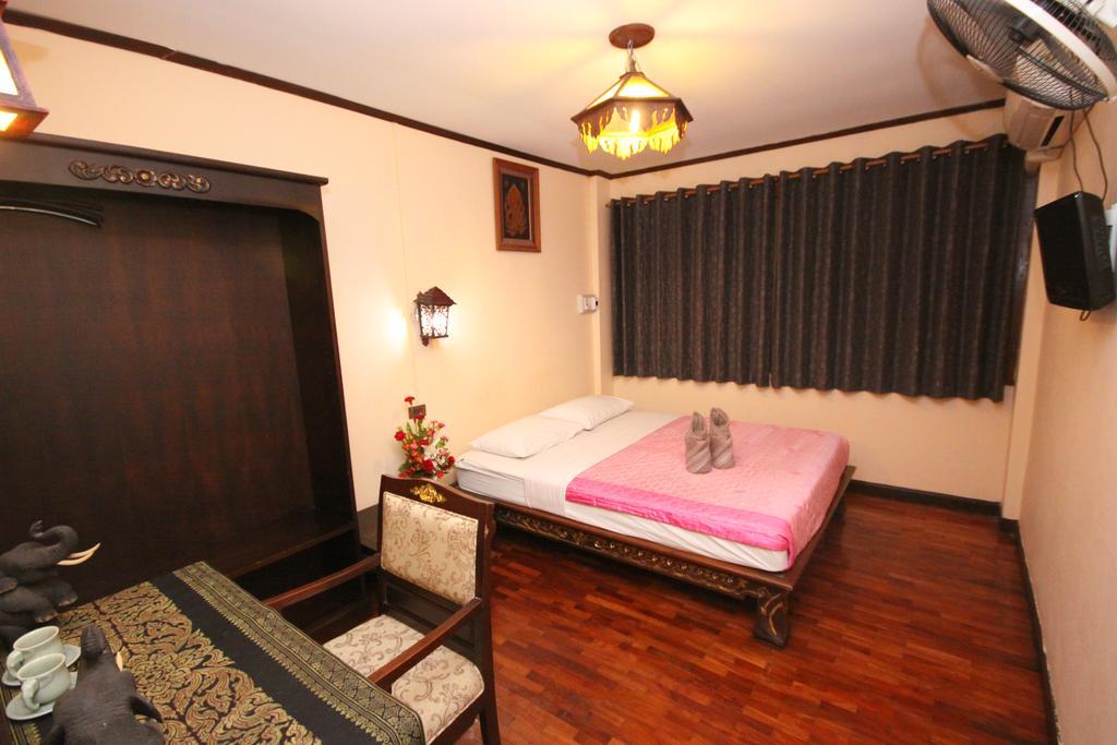 S.K. House 1 Hotel Чиангмай Екстериор снимка